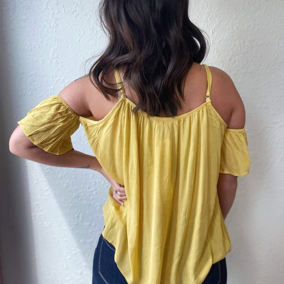 NWT YELLOW EMBROIDERED COLD SHOULDER TOP - Picture 4 of 9